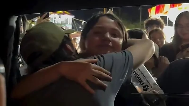 انهيار المعجبات بعد رؤية مشعل تمر في المكسيك .. فيديو