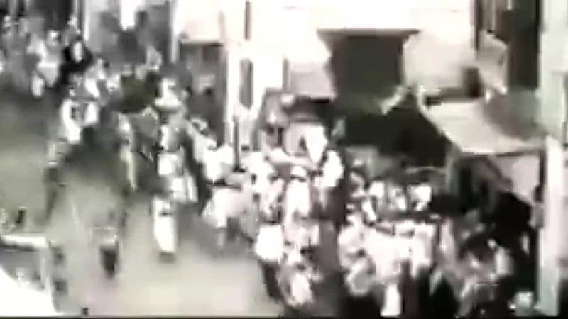 أول مقطع لموكب للملك عبد العزيز في مكة قبل معركة السبلة .. فيديو