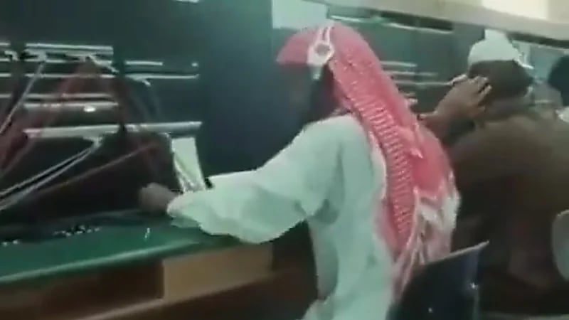 لقطات نادرة من حياة المملكة في فترة التسعينات الهجرية... فيديو