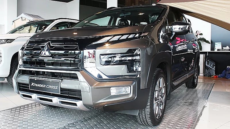 مواصفات وسعر سيارة ميتسوبيشي اكسابندر 2025