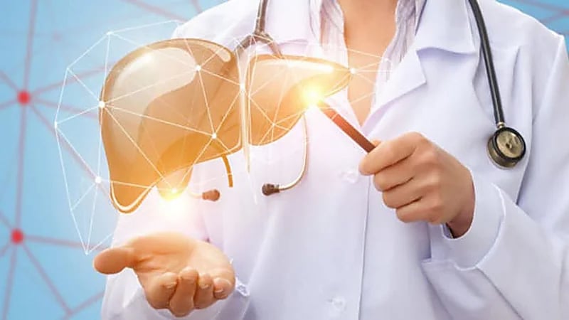 علي الحداد يوصي بمجموعة مشروبات فعالة لتقليل دهون الكبد .. فيديو