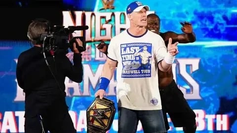 رون كيلينغز" يفاجئ سينا و"بانك" يشعل الأجواء في عرض سماكداون.. فيديو