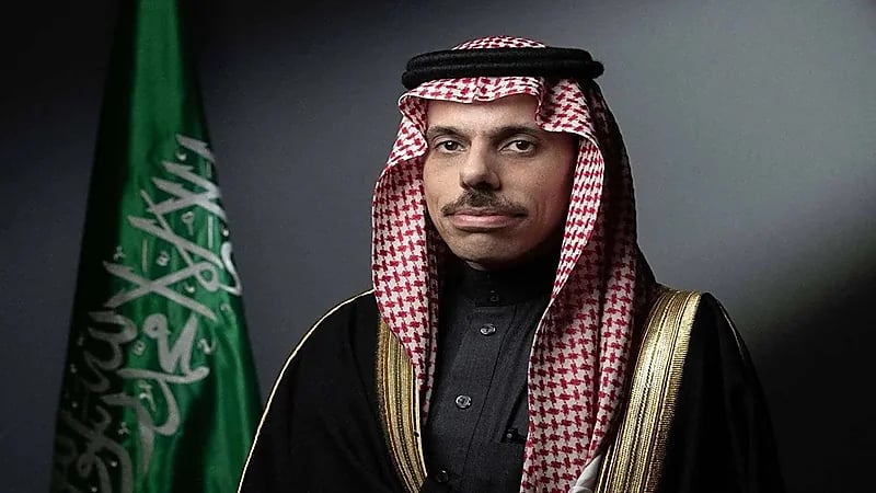 وزير الخارجية يتلقى اتصالًا هاتفيًا من وزيرة خارجية سلوفينيا