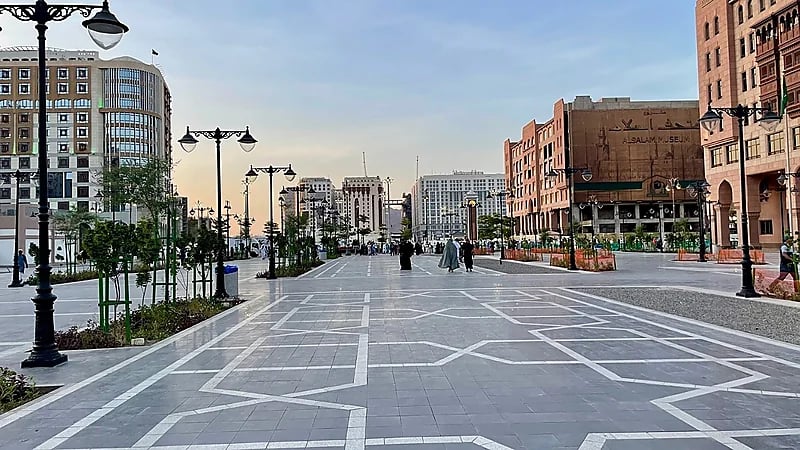 انتهاء أعمال الساحات الجديدة بالمسجد النبوي ..صور