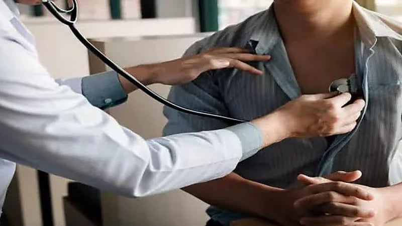 استشاري قلب: الفحص السريري يكشف مشكلات الصمامات حتى في غياب الأعراض .. فيديو