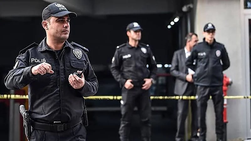 سائق يقتل زميله ويقطع رأسه بطريقة مروعة