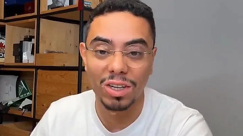 ميزة في أيفون تفعيلها قبل السفر يساعدك في استرداد هاتفك في حال فقدته .. فيديو