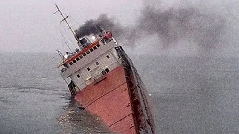 السفارة الأمريكية: إغراق الحوثيين لسفينة "ماجيك سيز" يهدد الثروة السمكية