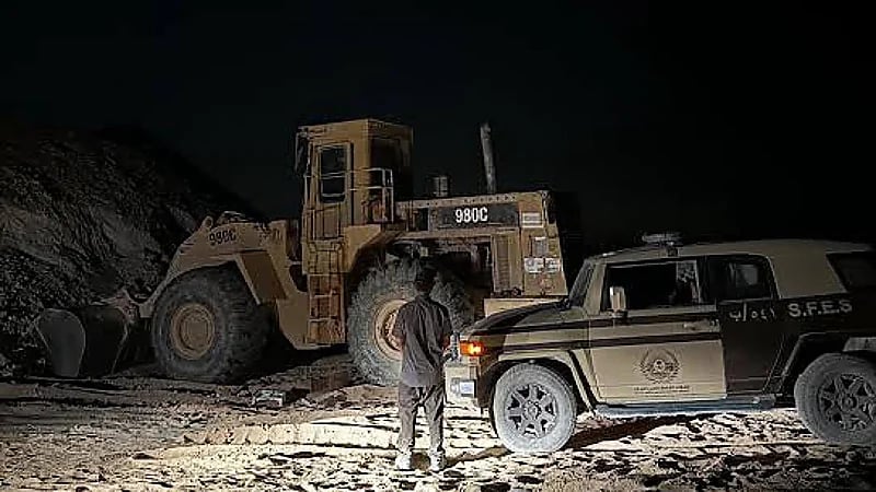 نائب أمير الرياض يوجه بإزالة مواقع مخالفات دون ترخيص في رماح