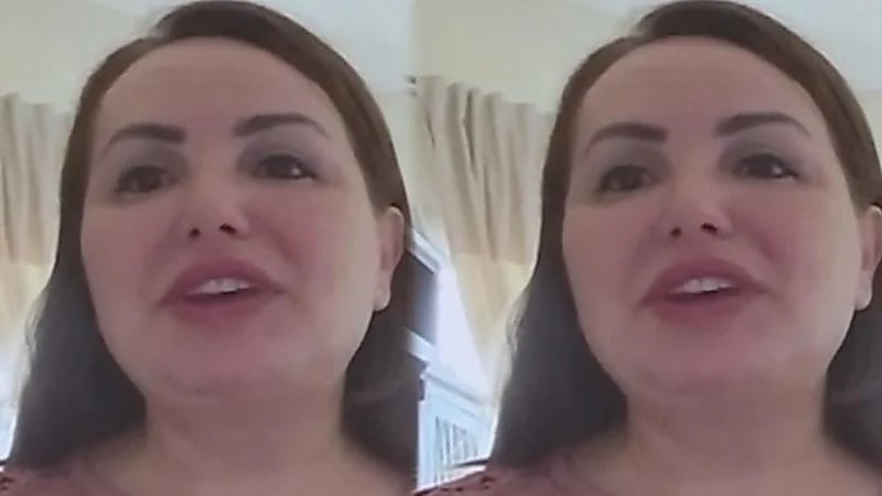 أخصائية تجميل توضح إذا كان مشد الوجه الليلي بديلاً آمناً وفعّالاً لتحديد الفك جراحياً.. فيديو