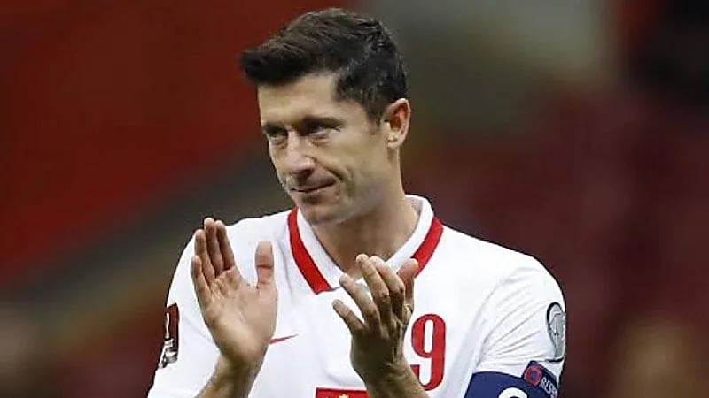 مهاجم برشلونة يتراجع عن قرار الاعتزال الدولي