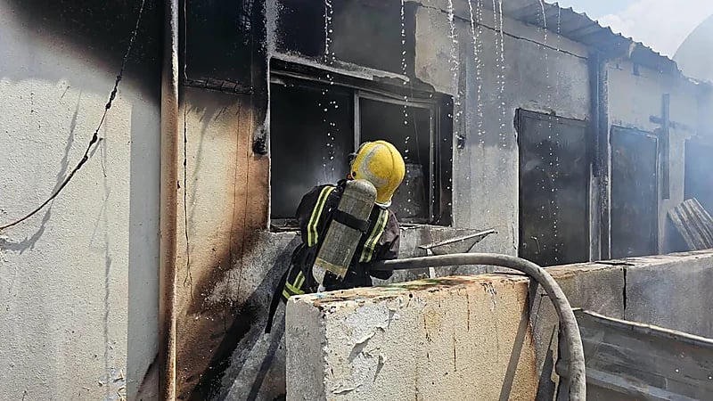 الدفاع المدني بالمدينة المنورة يخمد حريقًا بحي العزيزية