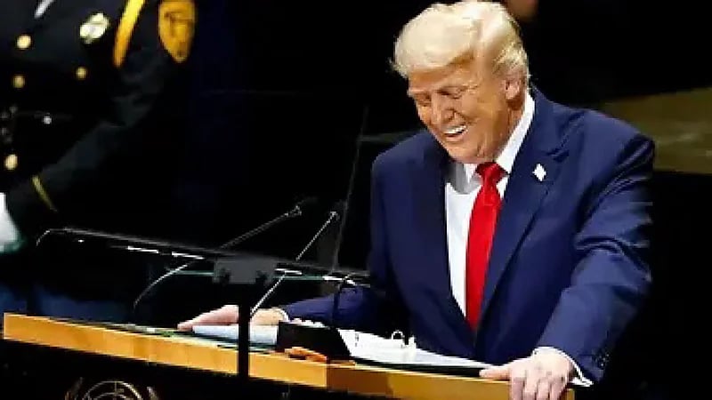 ترامب يثير السخرية بعد تعثره في نطق "أسيتامينوفين"