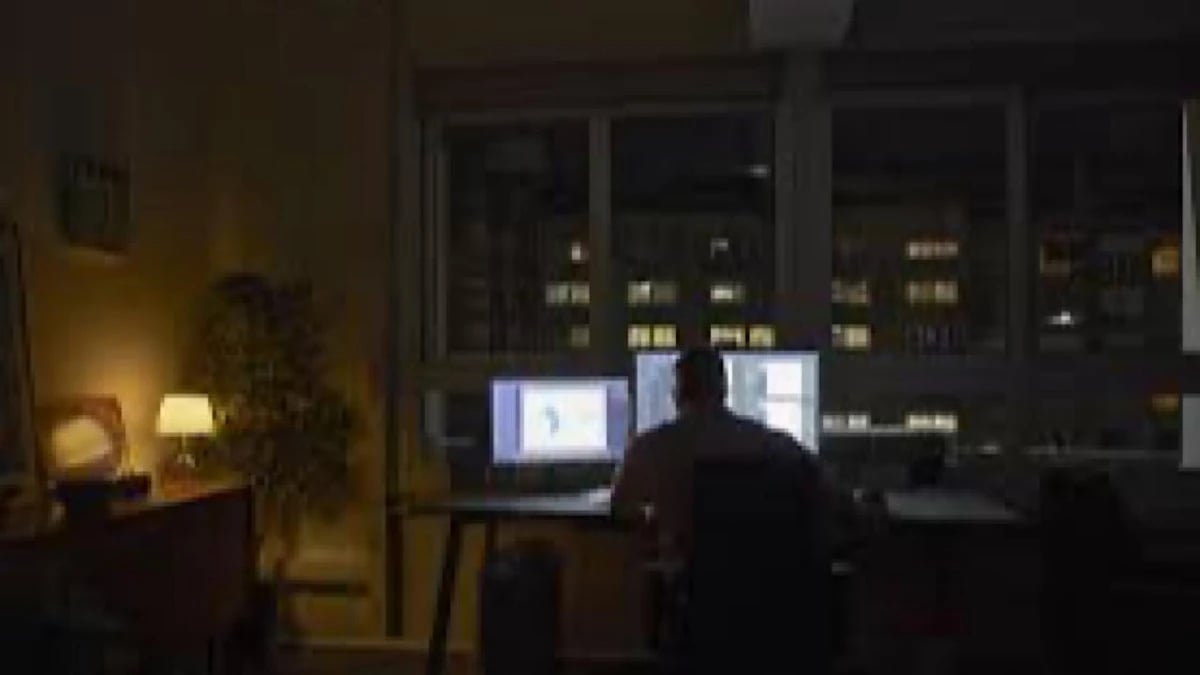 العمل ليلاً يزيد من خطر الإصابة بالقولون العصبي