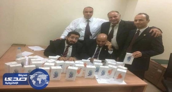 مطار القاهرة يحبط تهريب 30 آي فون بحقيبة راكب عائدا من الإمارات