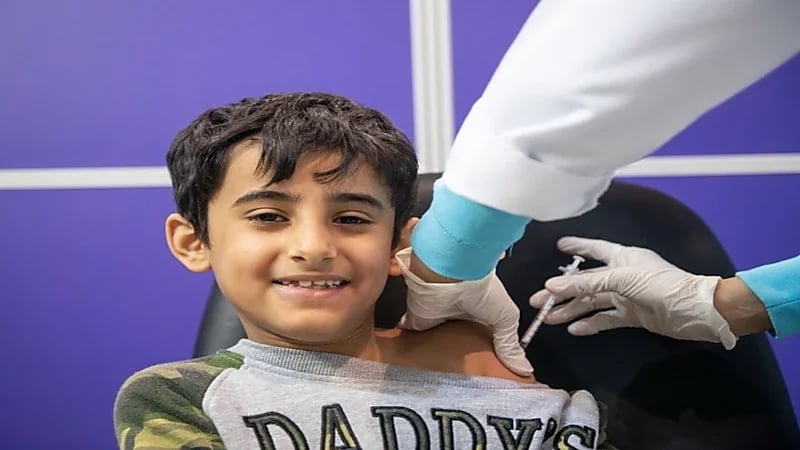 بالصور.. بدء المرحلة الثانية لتطعيم الأطفال للفئة العمرية من "5-11" عامًا
