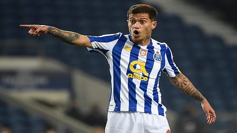 خطوة جديدة تقرب أوتافيو للنصر