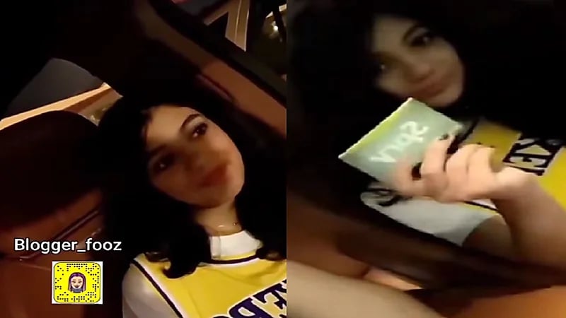 شاهد.. دلع طليق إلهام الفضالة لإبنته "نور"