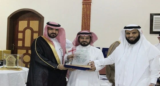 بالصور: محافظ الحجرة يكرم " صدى " و عددا من المشاركين في نجاحات اليوم الوطني 