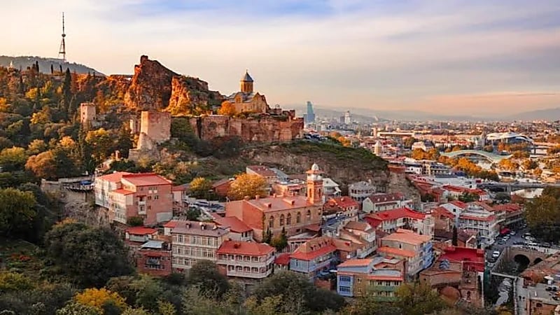 سفارة المملكة في جورجيا تكشف اشتراطات السفر إليها