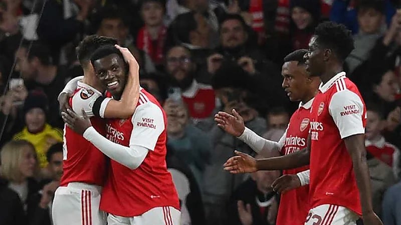 مانشستر يونايتد يحقق فوزًا ثمينًا وأرسنال مستمرًا في الانتصارات