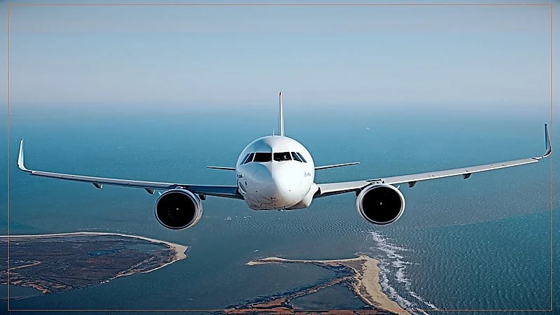 هبوط اضطراري لطائرة في برشلونة وهروب مهاجرين كانوا على متنها