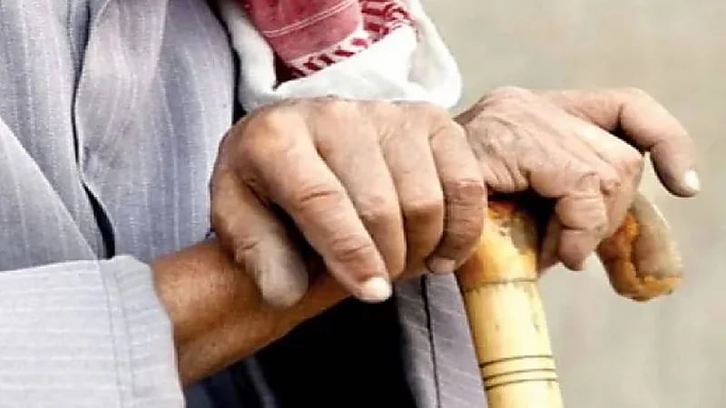 قصة وافد استغل كبيرا في السن في تحويل 28 مليون ريال إلى خارج المملكة