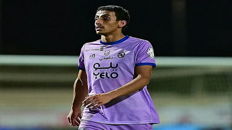 الاتحاد ونيوم يزاحمان على توقيع الهمامي والنصر خارج المشهد