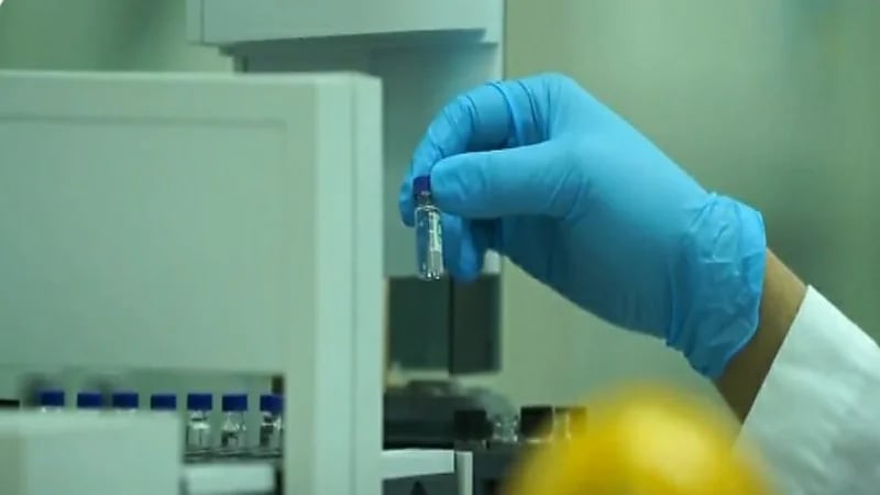 بالفيديو.. " الغذاء والدواء " تلزم الشركات بالحصول على موافقة حال الاستعانة بمشاهير التواصل للدعاية