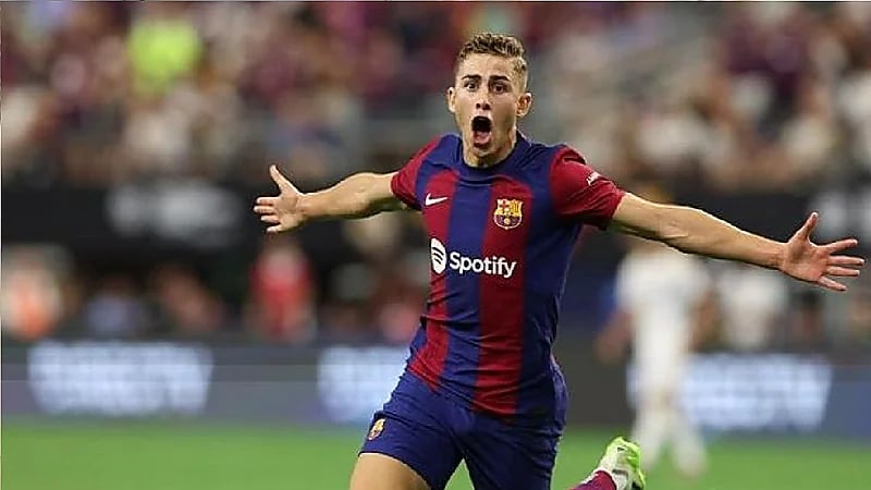 مدرب برشلونة يرفض رحيل لوبيز لدوري روشن