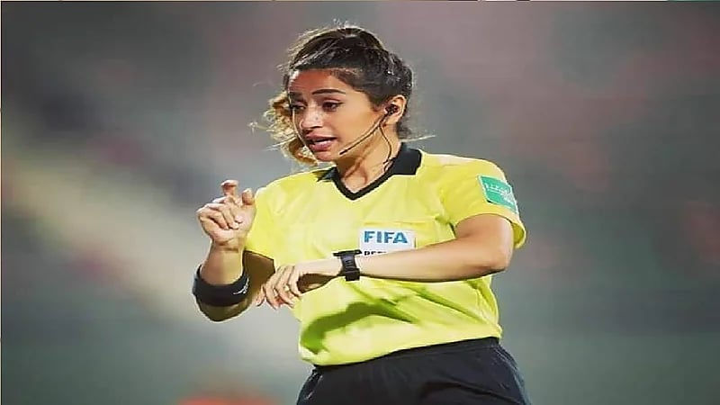 صفارة نسائية تقود لأول مرة مباراة في الأردن