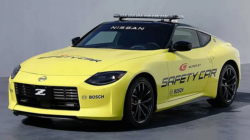 بالصور.. نيسان Z تتميز في سلسلة سباقات Super GT