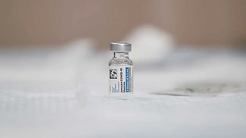 "الغذاء والدواء الأمريكية" توقف استخدام "جونسون آند جونسون"