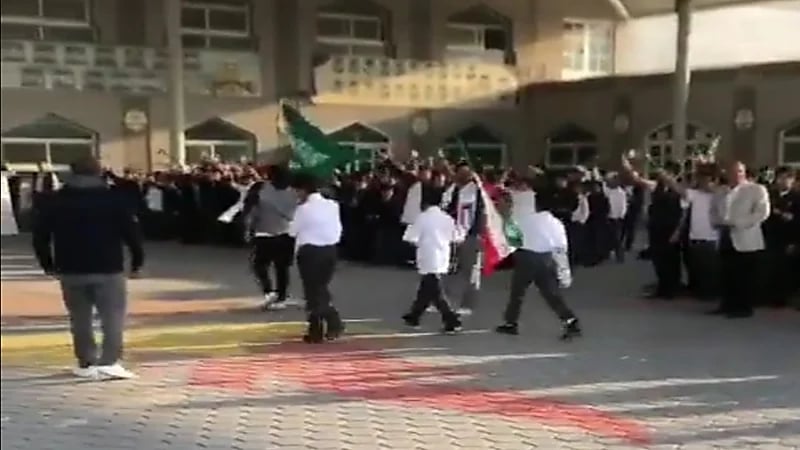 بالفيديو.. مدارس الكويت تحتفل بفوز الأخضر على الأرجنتين