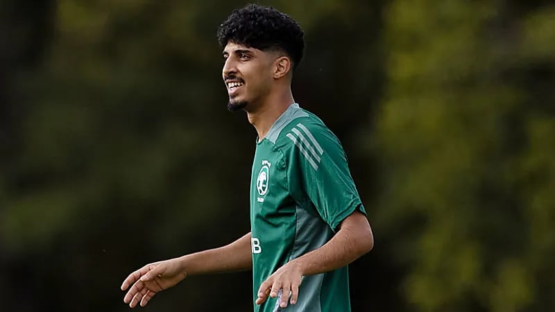 الجهني يغادر تدريبات الأخضر بسبب الإصابة