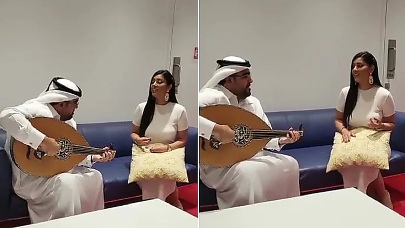 بالفيديو.. مذيعة اخبار أم بي سي تغني أغنية من الفلكلور الشامي فوق النخت