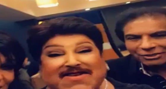 بالفيديو.. فيفي عبده تسخر من شنب رجاء الجداوي