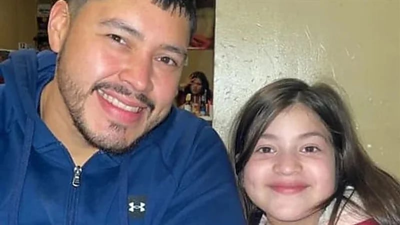  سماعة هاتف تنهي حياة طفلة 