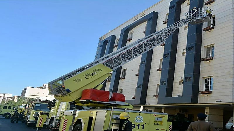 اندلاع حريق في شقة سكنية بجدة بسبب مقلاة الزيت