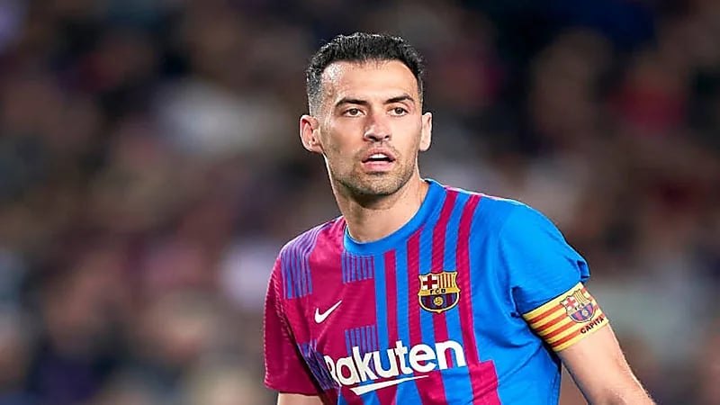 بوسكيتس يقترب من الرحيل عن برشلونة 