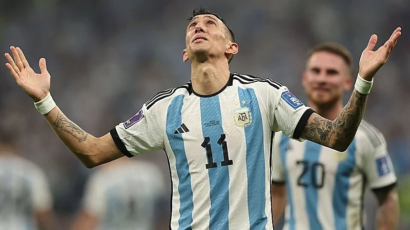 شاهد .. بكاء دي ماريا بعد تسجيله ثاني أهداف الأرجنتين في شباك فرنسا