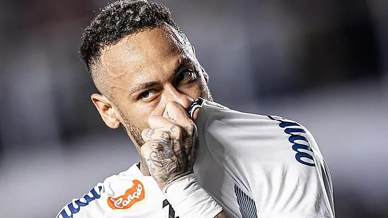 نيمار بعد تجديد عقده مع سانتوس: عدت إلى بيتي الحقيقي