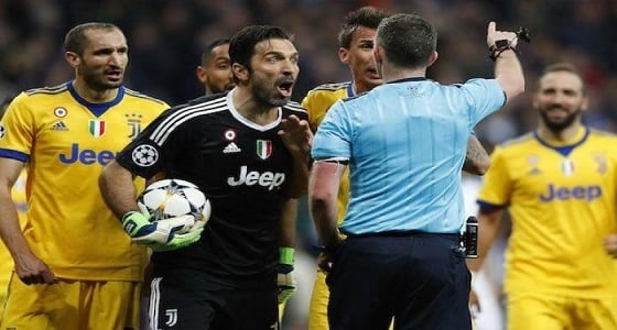 بعد أن أنهى مسيرته بالطرد أمام الريال.. بوفون: الحكم حيوان