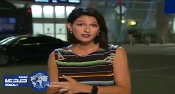 بالفيديو.. رد فعل صادم لمذيعة هاجمها عنكبوت على الهواء