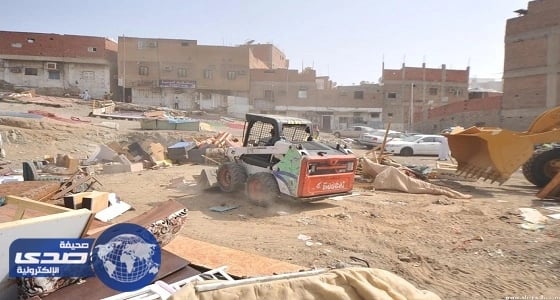 بالصور.. بلدية المسفلة تزيل 20 طناً من الأخشاب بحوش بكر مكة المكرمة