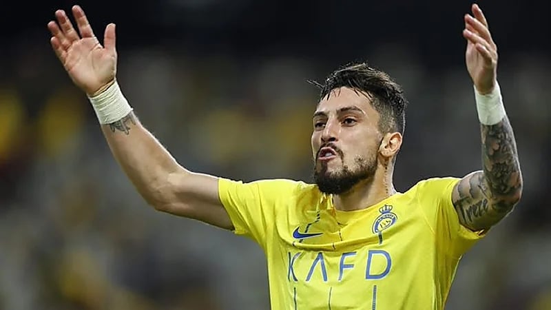 محترف النصر يقترب من الرحيل