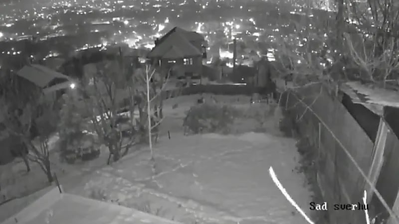 كاميرات المراقبة تكشف لحظة وقوع الزلزال الذي ضرب ألماتي .. فيديو