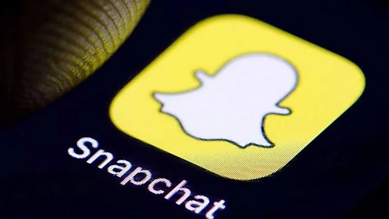 سناب شات تعمل على تطوير مرايا افتراضية لتسهيل التسوق
