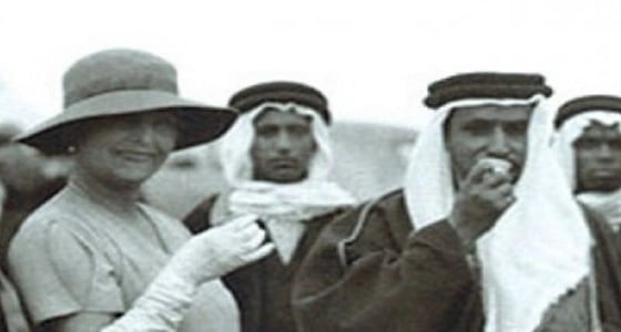 بالصور.. حفيدة الملك فيكتوريا زارت المملكة قبل 80 عاما