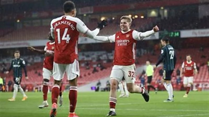 أرسنال يفوز على ليدز برباعية في الدوري الإنجليزي